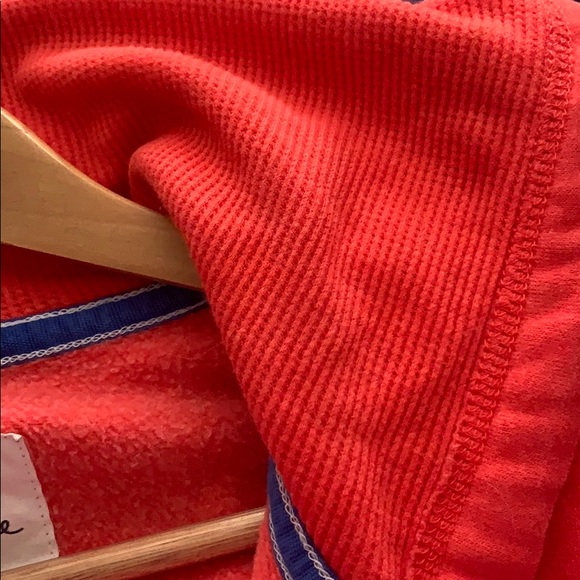 Aeropostale Hoodie Jacket Red with Logo Sleeve Excellent Condition Size Large L - Picture 7 of 8